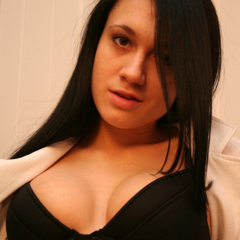 Reine 26 Escort girl Monteix