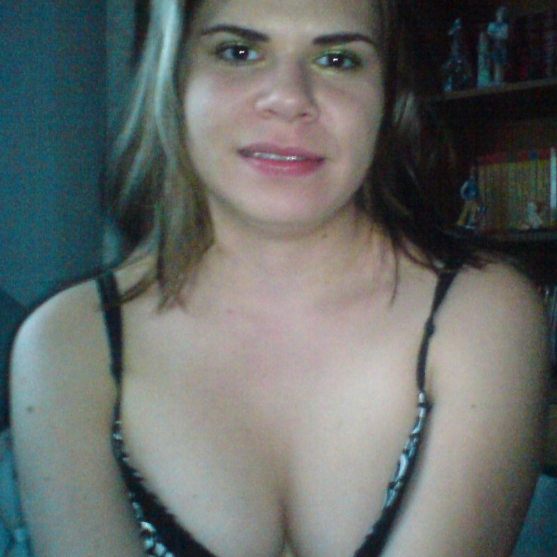 Anne 26 Rencontre escort Roye