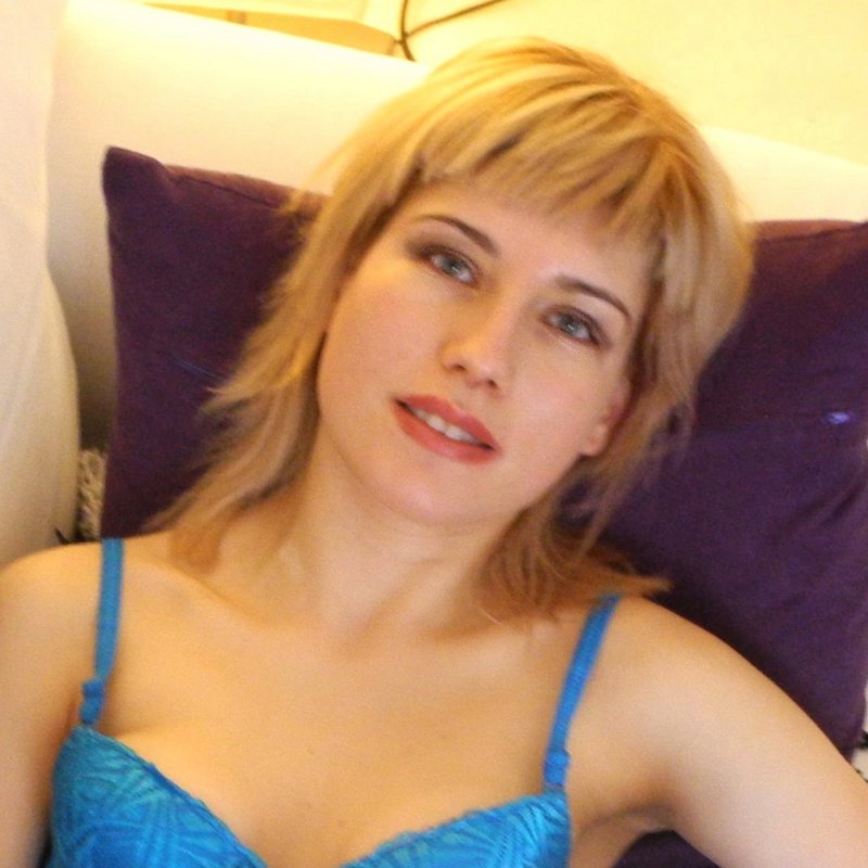 Bénédicte 24 Escort Raventhun